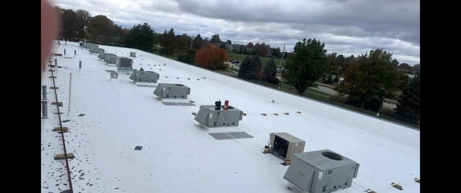 Large commercial flat roof installation